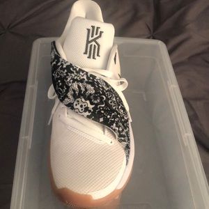 Mens Kylie Irving Sneakers